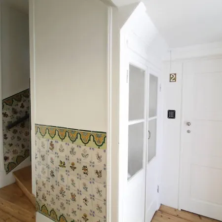 Lovely Bedroom With Patio In Lisbon